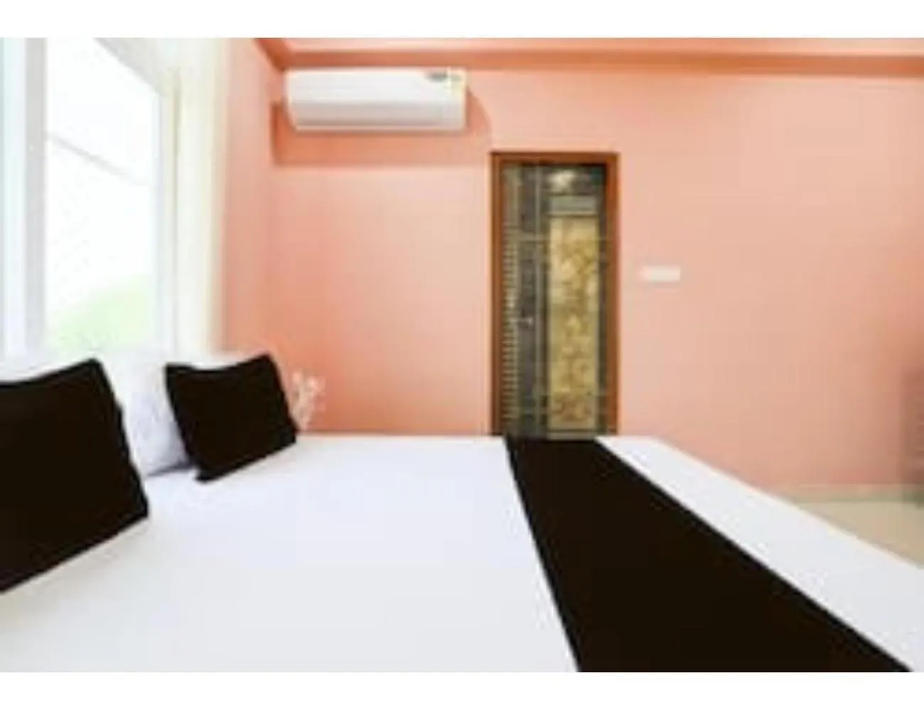 Shri Gopal Upwan Hotel Lawn & Banquet, فاراناسي الهند