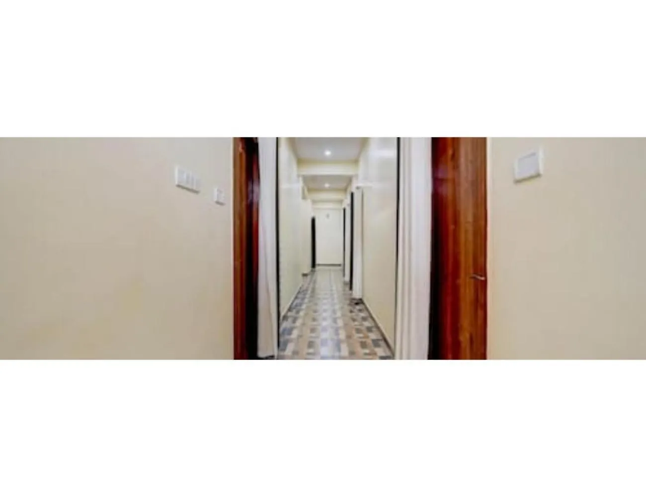 Shri Gopal Upwan Hotel Lawn & Banquet, فاراناسي 0*,  الهند