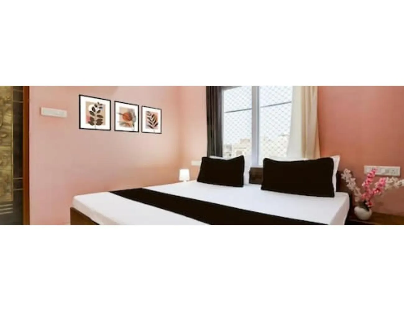 Shri Gopal Upwan Hotel Lawn & Banquet, فاراناسي الهند