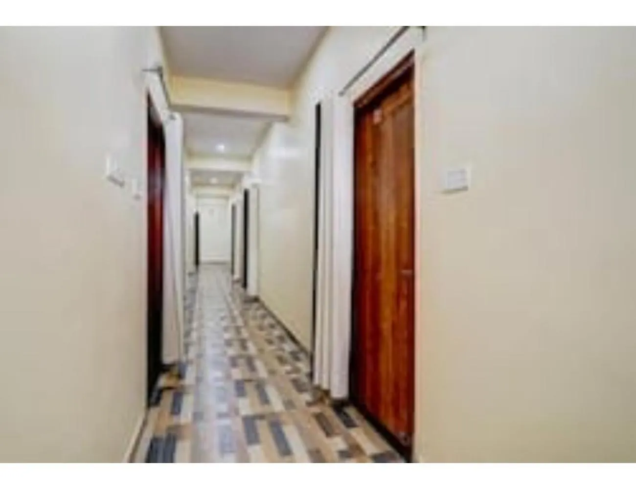 Shri Gopal Upwan Hotel Lawn & Banquet, فاراناسي